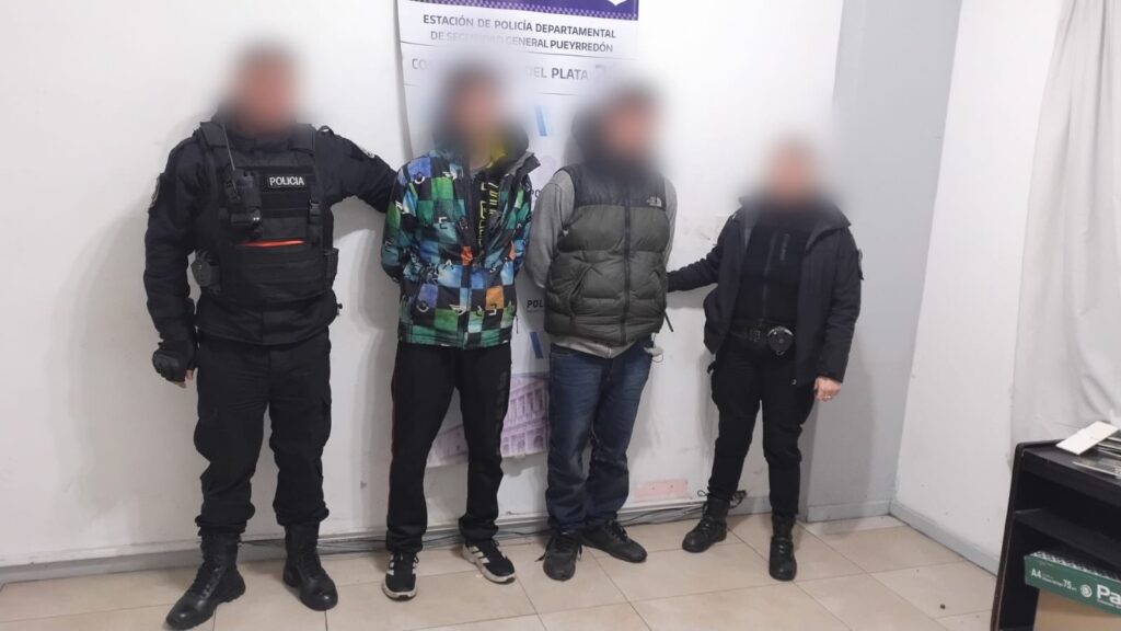 Circulaban en dos motos alcoholizados, intentaron escapar de la policía y terminaron aprehendidos