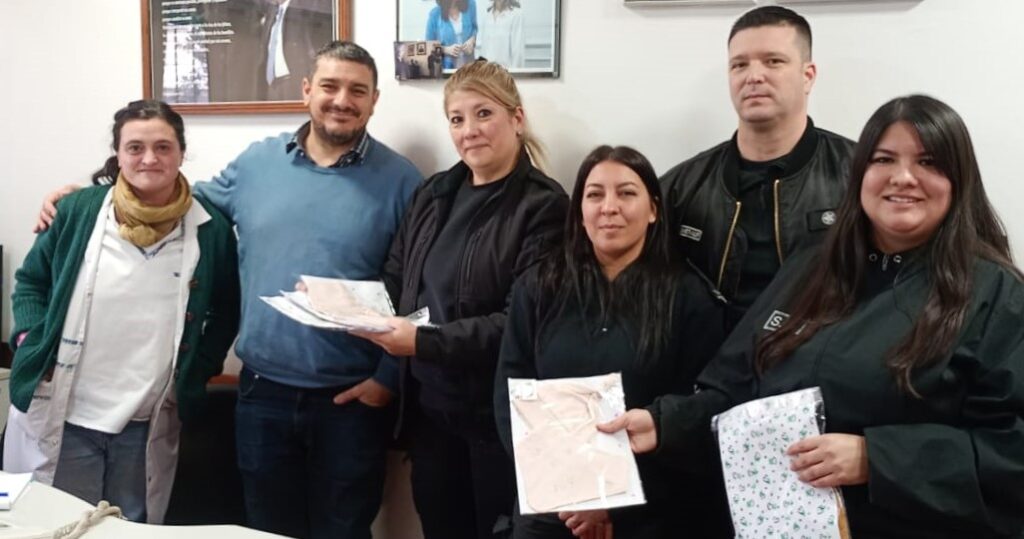 Mujeres de la cárcel de Batán confeccionaron kits de ajuares para el Materno Infantil
