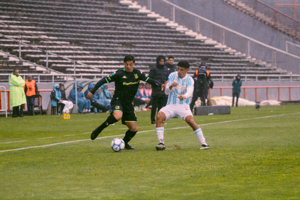 Aldosivi volvió a la victoria frente a Atlético Tucumán y sueña con la permanencia