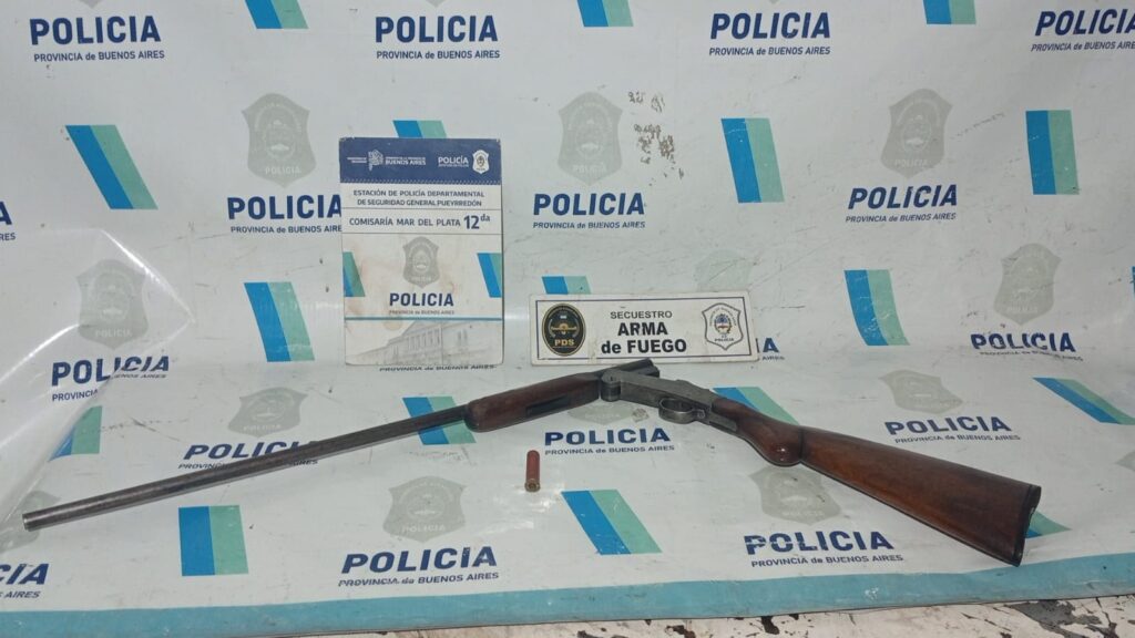 Relatos salvajes: discutían, uno saco un cuchillo y el otro una escopeta cargada