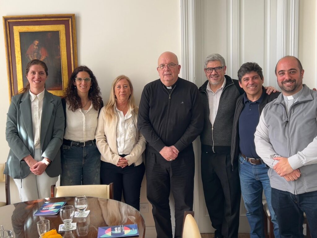 SADOP se reunió con el obispo Giobando para abordar las condiciones laborales en las escuelas privadas
