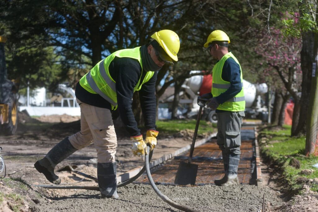 Avanzan con los trabajos de renovación en una histórica plaza de Mar del Plata