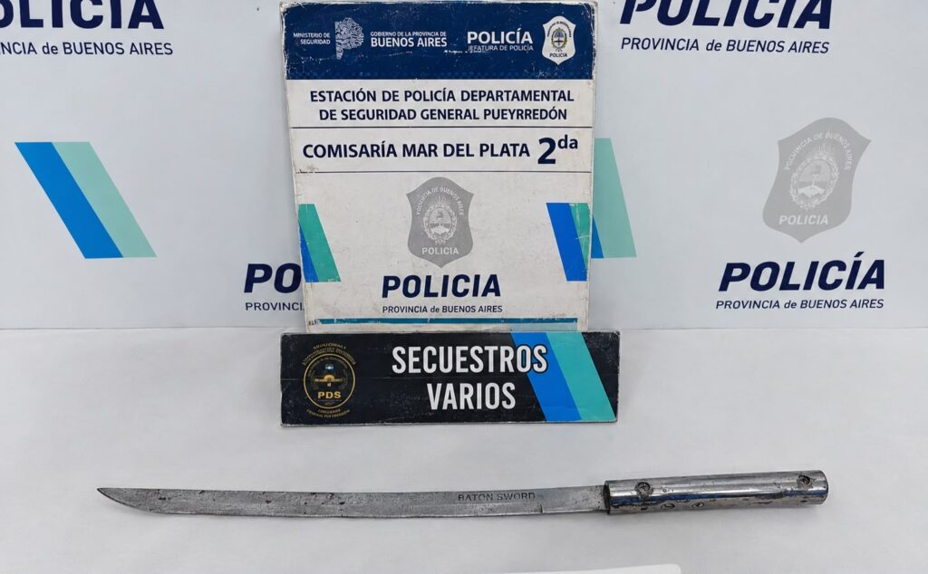 Terror en pleno centro: con una espada atacó una estación de servicio y a la policía