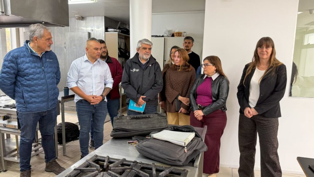 El ministro de Trabajo pasó por UHTGRA Mar del Plata y se realizó un importante anuncio gastronómico