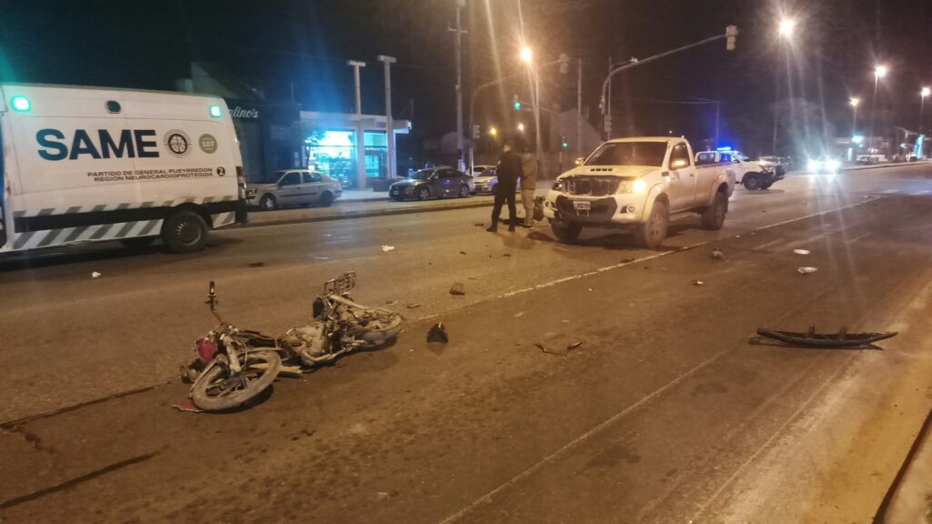 Adolescente terminó en el HIGA con una fractura expuesta tras colisionar con una camioneta