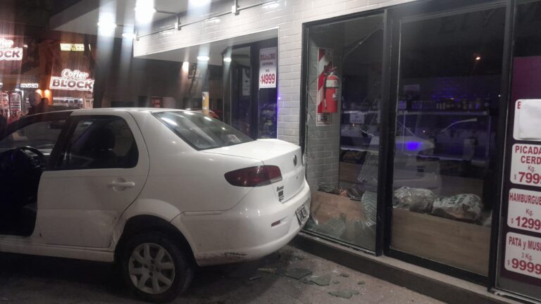 Alcoholizado perdió el control y terminó chocando una reconocida carnicería