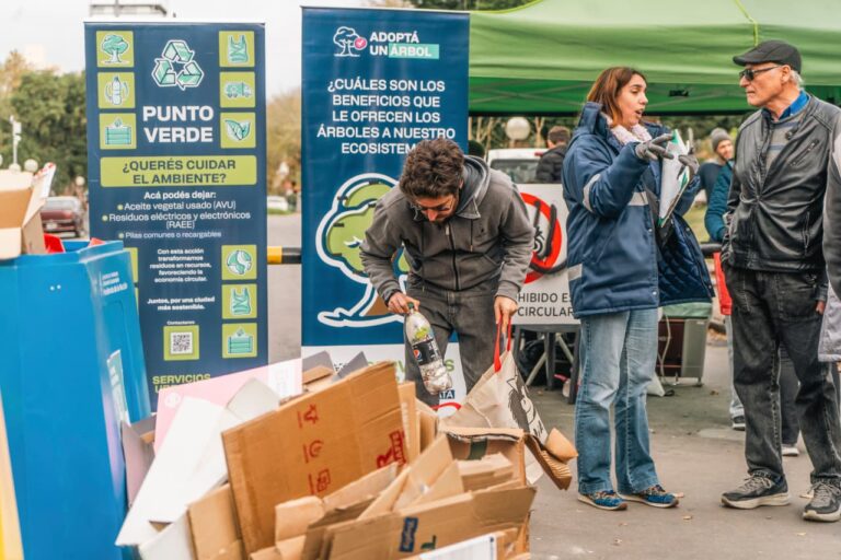 Punto Verde Móvil, un espacio para depositar residuos, adoptar un árbol y cuidar Mar del Plata