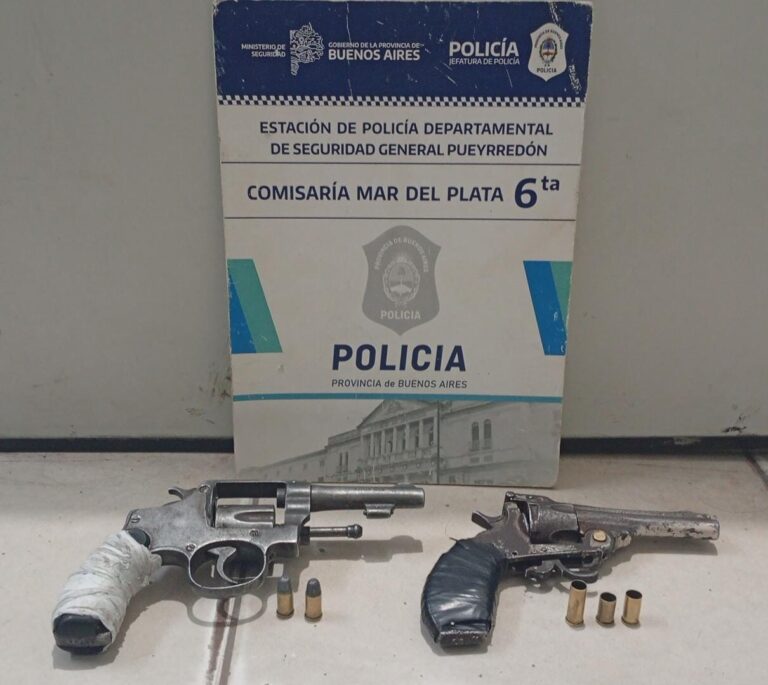 Todo mal: cayeron dos delincuentes armados que circulaban en una moto robada