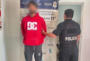 Golpeó, amenazó y mantuvo encerrada a su ex pareja