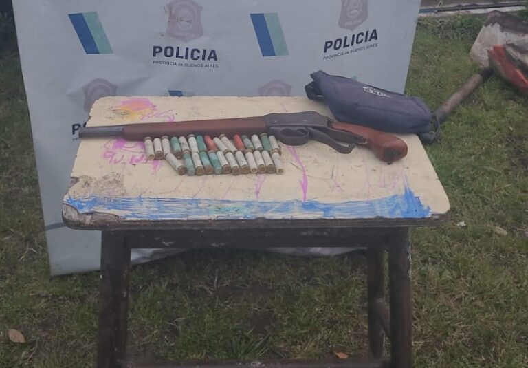 Lo citaron engañado, lo golpearon, le robaron y días después asaltaron su taller: tres aprehendidos