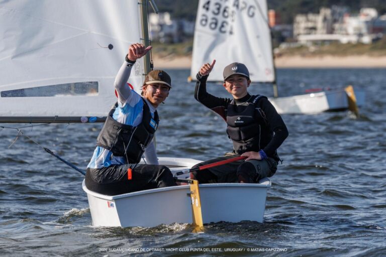 Punta del Este: histórica actuación de los timoneles del CNMP en el Sudamericano Optimist por Equipos