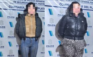 Insólito: circulaban en moto sin casco ni papeles, con una botella de Vodka y mordieron a la policía